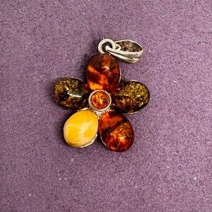 Beautiful Amber Flower Pendant